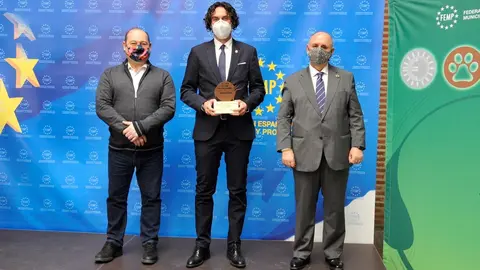 El alcalde de Astillero, Javier Fern&aacute;ndez Sober&oacute;n, recoge en Madrid el premio 'Fomento de Desarrollo Urbano Saludable' de la FEMP