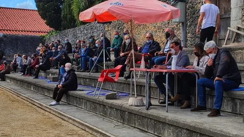 La alcaldesa Gema Perojo durante la presentaci&oacute;n de las alegaciones a los vecinos del municipio el pasado 16 de marzo.