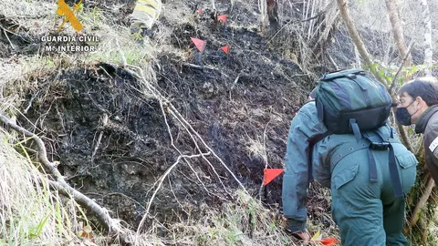 La Guardia Civil investigando un incendio