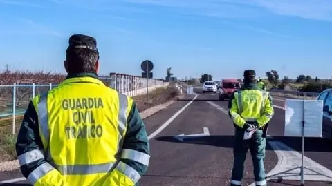 Rdo. Nota De Prensa Guardia Civil Trafico (Se Oculta En Su Domicilio Por Conducir De Madrugada Y Sin Permio De Conducci&oacute;n)