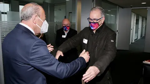 El consejero de Industria, Javier L&oacute;pez Marcano, y el alcalde de Medio Cudeyo, Juan Jos&eacute; Perojo