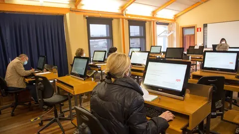 Curso sobre el uso de tel&eacute;fonos m&oacute;viles y tablets del Centro Municipal de Formaci&oacute;n