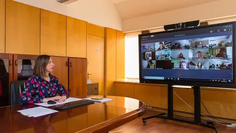 La consejera de Econom&iacute;a y Hacienda, Mar&iacute;a S&aacute;nchez, inaugura la segunda jornada del proyecto europeo 'Escucha Europa'.