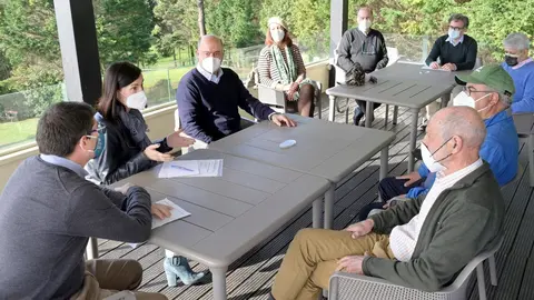 La alcaldesa Gema Igual se re&uacute;ne con la nueva Junta Directiva del Club de Golf Matale&ntilde;as, presidida por Jos&eacute; Mar&iacute;a del Peral, acompa&ntilde;ada por el concejal de Deportes, Felipe P&eacute;rez.