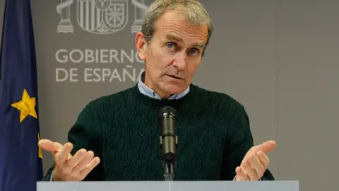 El director del Centro de Coordinaci&oacute;n de Alertas y Emergencias Sanitarias (CCAES), Fernando Sim&oacute;n, ofrece una rueda de prensa sobre el seguimiento de la pandemia por COVID-19, en el Ministerio de Sanidad, en Madrid (Espa&ntilde;a), a 8 de marzo de 2021.