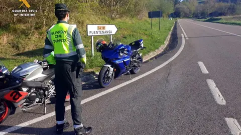 Rdo. Nota De Prensa Agrupacion Trafico Guardia Civil (Detectados Dos Motocicletas Circulando A Casi 200 Km/H)