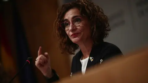 La ministra de Hacienda, Mar&iacute;a Jes&uacute;s Montero