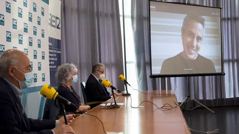 El vicepresidente y consejero de Universidades, Igualdad, Cultura y Deporte, Pablo Zuloaga, interviene por videoconferencia en el Foro SER Cantabria sobre 'La investigaci&oacute;n como pilar fundamental de la sociedad'.