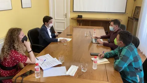 Reuni&oacute;n Mesas Movilidad con delegada del Gobierno y Pedro Casares