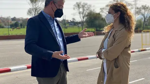 El jefe provincial de Tr&aacute;fico en Cantabria, Jos&eacute; Miguel Tolosa, y la delegada del Gobierno, Ainoa Qui&ntilde;ones