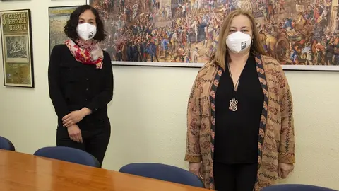 De izquierda a derecha, las coordinadoras del proyecto Benita Herreros y Bego&ntilde;a Alonso.