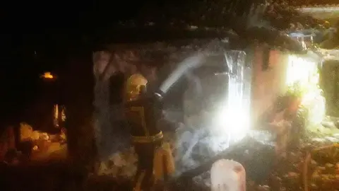 Incendio garaje en Camale&ntilde;o
