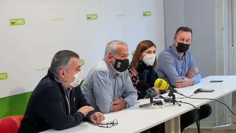 Alcalde de Hazas de Cesto, en rueda de prensa con otros dirigentes del PRC