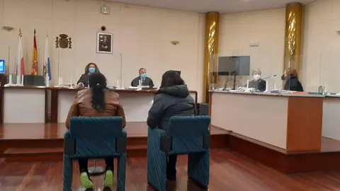 Acusada de apu&ntilde;alar a su cu&ntilde;ada y prender despu&eacute;s fuego a la vivienda en Torrelavega, durante el juicio en la Audiencia Provincial