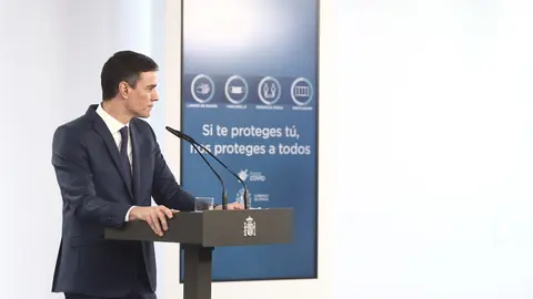 El presidente del Gobierno, Pedro S&aacute;nchez, ofrece una rueda de prensa en Moncloa, tras la celebraci&oacute;n del Consejo de Ministros, a 6 de abril de 2021, en Madrid (Espa&ntilde;a).