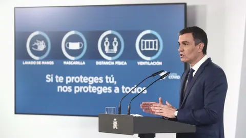 El presidente del Gobierno, Pedro S&aacute;nchez, ofrece una rueda de prensa en Moncloa, tras la celebraci&oacute;n del Consejo de Ministros, a 6 de abril de 2021, en Madrid (Espa&ntilde;a).