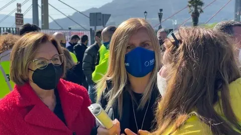 Dirigentes del PSOE en la planta de SEG en Treto