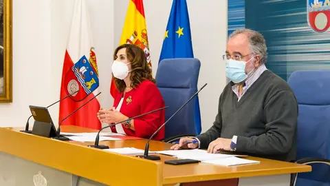 La Consejera De Empleo Y Pol&iacute;ticas Sociales, Ana Bel&eacute;n &Aacute;lvarez, Y El Director General De Pol&iacute;ticas Sociales, Julio Soto