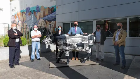 10:00 horas. Sala de prensa del Gobierno de Cantabria. El consejero de Desarrollo Rural, Ganader&iacute;a, Pesca, Alimentaci&oacute;n y Medio Ambiente, Guillermo Blanco, acompa&ntilde;ado de la directora general de Ganader&iacute;a, Beatriz Fern&aacute;ndez, informa, en rueda de prensa, de la situaci&oacute;n sanitaria de la caba&ntilde;a ganadera de Cantabria en la actualidad. 8 de abril de 2021 &copy; Ra&uacute;l Lucio