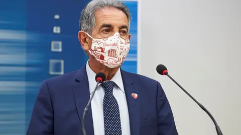 Archivo - El presidente de Cantabria, Miguel &Aacute;ngel Revilla.- Archivo