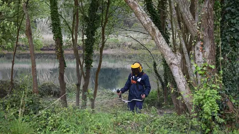 Pr&aacute;ctias de la escuela taller de Pi&eacute;lagos en la senda de Boo