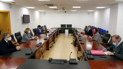 La consejera de Empleo y Pol&iacute;ticas Sociales, Ana Bel&eacute;n &Aacute;lvarez, se re&uacute;ne con representanbtes de las entidades del sector de la dependencia y discapacidad de Cantabria