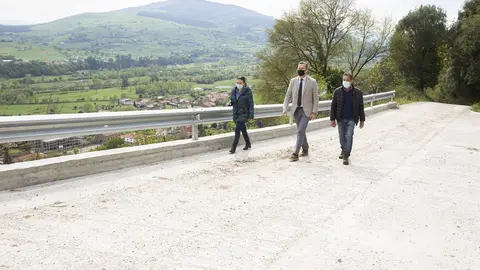 El consejero de Desarrollo Rural, Ganader&iacute;a, Pesca,Alimentaci&oacute;n y Medio Ambiente, GuillermoBlanco, realiza una visita institucional a Corvera de Toranzo