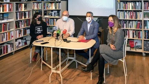 El Vicepresidente Y Consejero De Universidades, Igualdad, Cultura Y Deporte, Pablo Zuloaga, Participa En La Presentaci&oacute;n Del Proyecto 'Notas Al Margen'.
