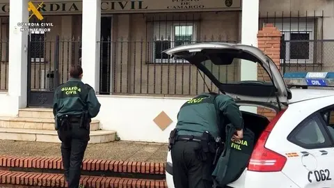 Patrulla de la Guardia Civil de Camargo