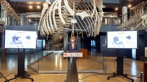 El Vicepresidente Y Consejero De Universidades, Igualdad, Cultura Y Deporte, Pablo Zuloaga, En El Museo Mar&iacute;timo Del Cant&aacute;brico