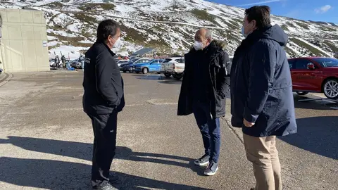 El consejero de Turismo, Javier L&oacute;pez Marcano, en Alto Campoo