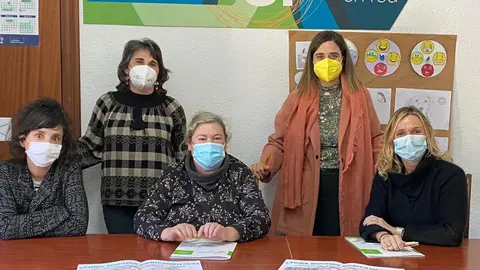 Firma del convenio entre COF Cantabria y el Ayuntamiento de Los Tojos para mejorar del uso de medicaci&oacute;n en personas dependientes