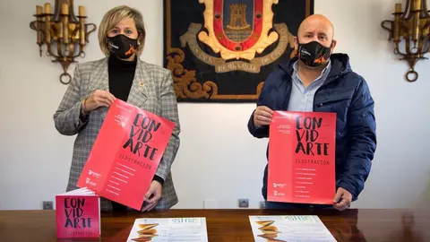 La alcaldesa de Camargo, Esther Bolado, y el concejal de Cultura, Jos&eacute; Salm&oacute;n, presentan la programaci&oacute;n del D&iacute;a del Libro