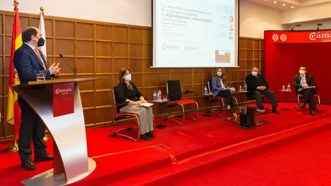Jornada 'La necesaria transformaci&oacute;n de la Econom&iacute;a espa&ntilde;ola: la digitalizaci&oacute;n y la sostenibilidad como palancas' en la C&aacute;mara de Comercio de Cantabria