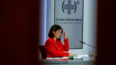 La ministra de Sanidad, Carolina Darias, durante una rueda de prensa tras la reuni&oacute;n del Consejo Interterritorial del Sistema Nacional de Salud, a 14 de abril de 2021, en Madrid (Espa&ntilde;a).