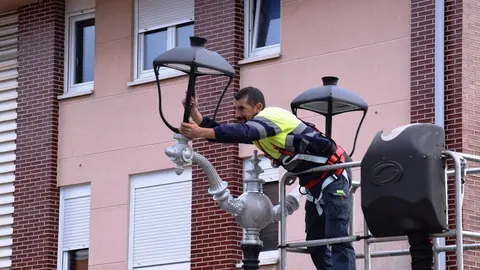 Archivo - Cambio de iluminaci&oacute;n en los pueblos de Pi&eacute;lagos