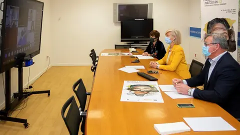 La consejera de Educaci&oacute;n y Formaci&oacute;n Profesional, Marina Lomb&oacute;, asiste a la inauguraci&oacute;ntelem&aacute;tica del V Encuentro sobre Buenas Pr&aacute;cticas en Aprendizaje a lo Largo dela Vida.