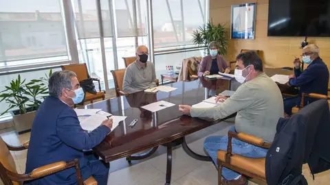 El presidente de Cantabria, Miguel &Aacute;ngel Revilla, se re&uacute;ne con la Coordinadora de Cantabria por unas Pensiones P&uacute;blicas y Dignas