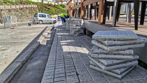 Obras de mejora de aceras en Comillas