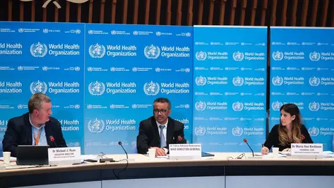 Archivo - El director general de la Organizaci&oacute;n Mundial de la Salud, Tedros Adhanom Ghebreyesus, comparece en rueda de prensa para informar sobre la evoluci&oacute;n de la pandemia de coronavirus. 18 de marzo de 2020.