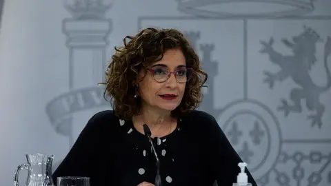 La ministra portavoz y ministra de Hacienda, Mar&iacute;a Jes&uacute;s Montero, durante una rueda de prensa