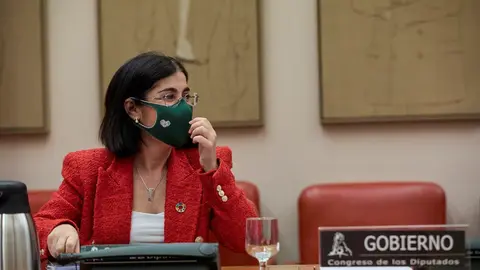 La ministra de Sanidad, Carolina Darias, a su llegada a una sesi&oacute;n plenaria en el Congreso de los Diputados, a 29 de abril de 2021, en Madrid (Espa&ntilde;a). La titular de Sanidad comparece este jueves en la C&aacute;mara Baja para abordar las medidas adoptadas frente