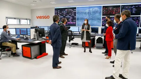 La consejera de Econom&iacute;a, Mar&iacute;a S&aacute;nchez, en su visita a Viesgo