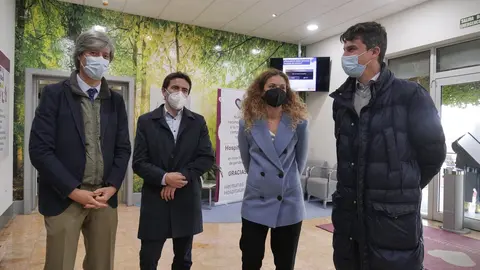 Dirigentes del PSOE de Santander visitan el centro Padre Menni