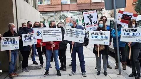 Archivo - Coronavirus.- Revilla tiene "cierta esperanza" en que baje la incidencia a 150 y poder levantar restricciones