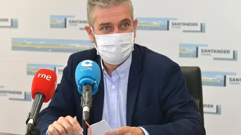 Archivo - Javier Ceruti en rueda de prensa