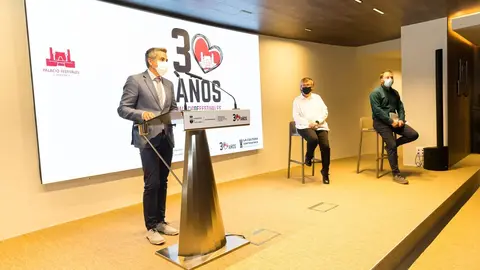 El vicepresidente regional, Pablo Zuloaga, en la rueda de prensa de presentaci&oacute;n de las inversiones en el Palacio de Festivales