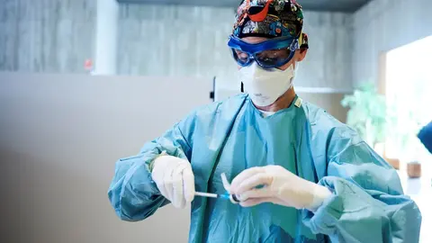 Archivo - Vacunaci&oacute;n contra el coronavirus