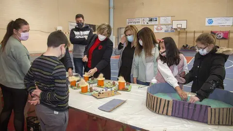 Visita al pabell&oacute;n Pedro Velarde.- Archivo