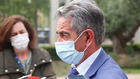 El presidente de Cantabria, Miguel &Aacute;ngel Revilla, ofrece declaraciones a los medios en Madrid. Archivo
